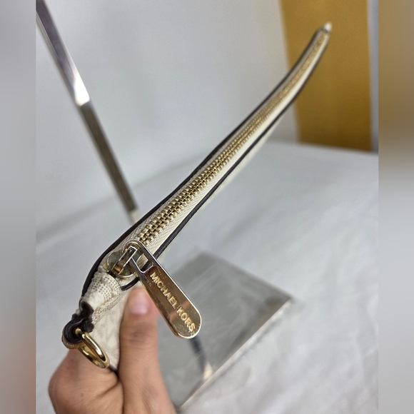 Michael Kors Cream Leather Wristlet - Picture 3 of 8